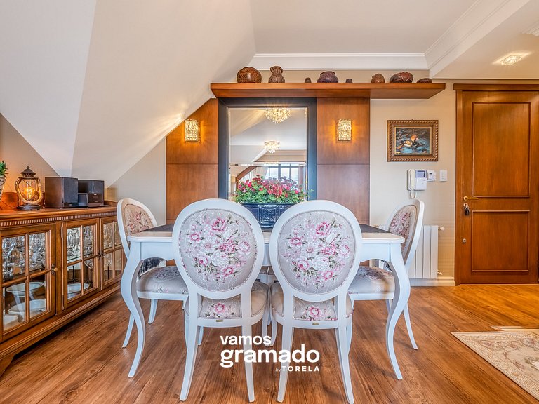 Villa Di Pietro 502 - Apto no coração de Gramado 400 metros