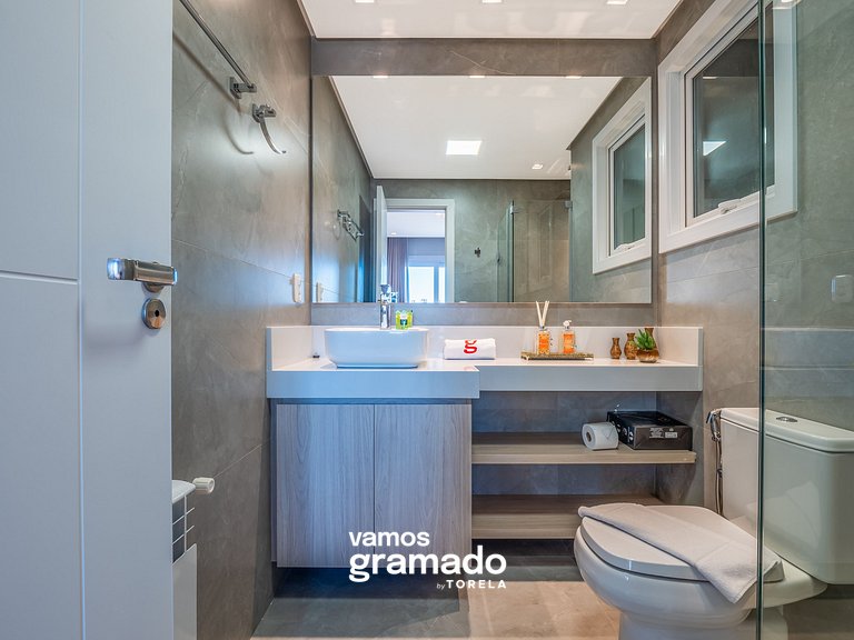San Telmo 404 - Apto novo no coração de Gramado, com garagem