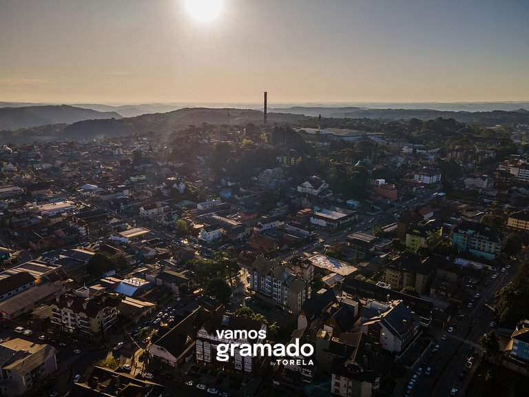 San Telmo 404 - Apto novo no coração de Gramado, com garagem