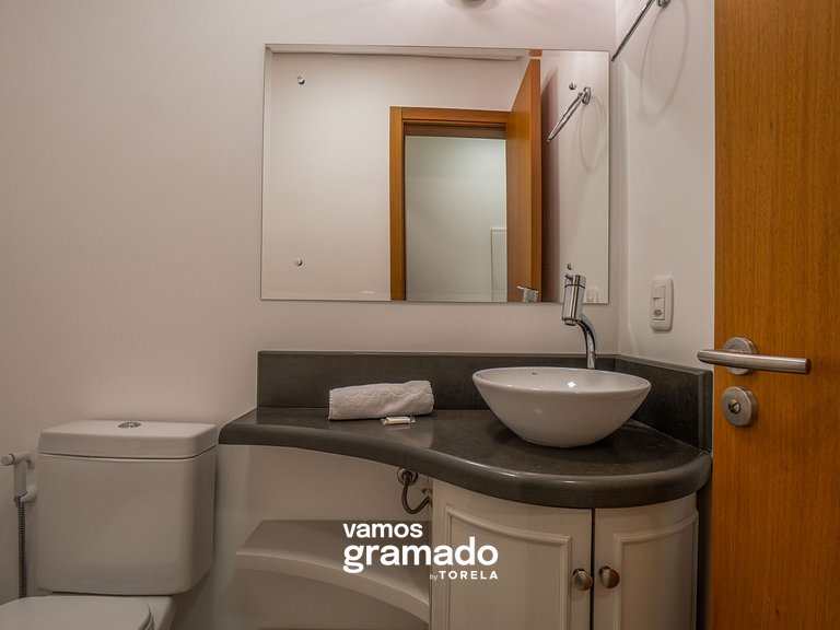 Casa de Pedra - 301D - Apto com piscina em Gramado