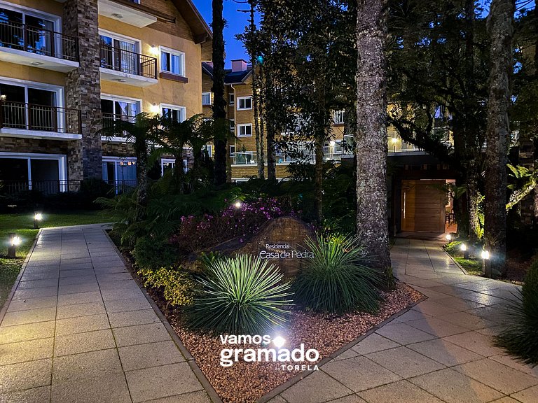Casa de Pedra - 301D - Apto com piscina em Gramado