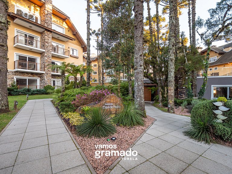 Casa de Pedra - 301D - Apto com piscina em Gramado