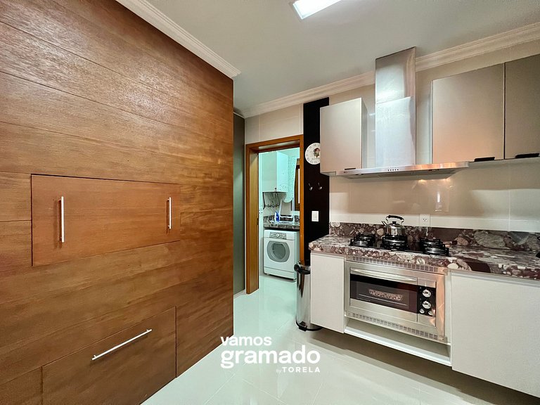 Gramado Boulevard 404 - Apto no coração de Gramado, 300 metr