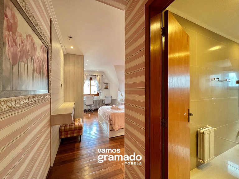Gramado Boulevard 404 - Apto no coração de Gramado, 300 metr