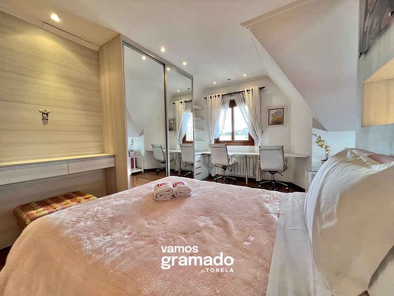Gramado Boulevard 404 - Apto no coração de Gramado, 300 metr