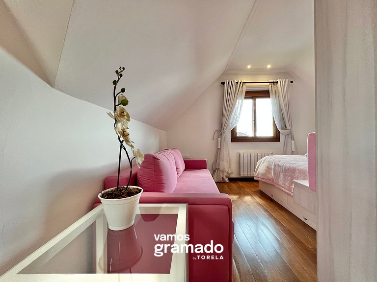 Gramado Boulevard 404 - Apto no coração de Gramado, 300 metr