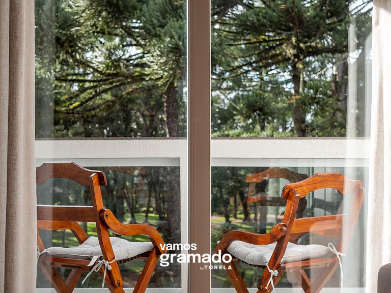 Delle Alpi 310B - Ao lado da roda-gigante