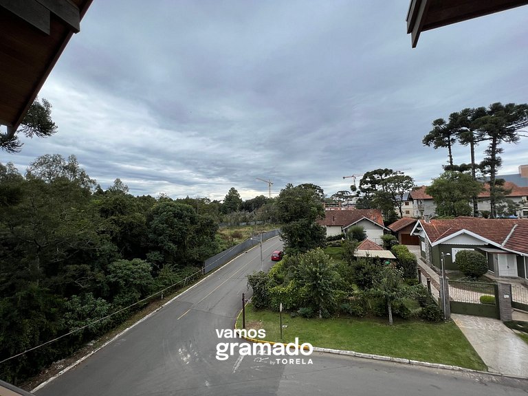 Casa de Pedra 303A - 2 suítes com piscina Gramado