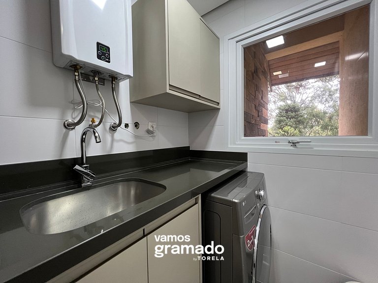 Casa de Pedra 303A - 2 suítes com piscina Gramado