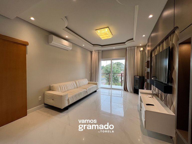 Casa de Pedra 303A - 2 suítes com piscina Gramado