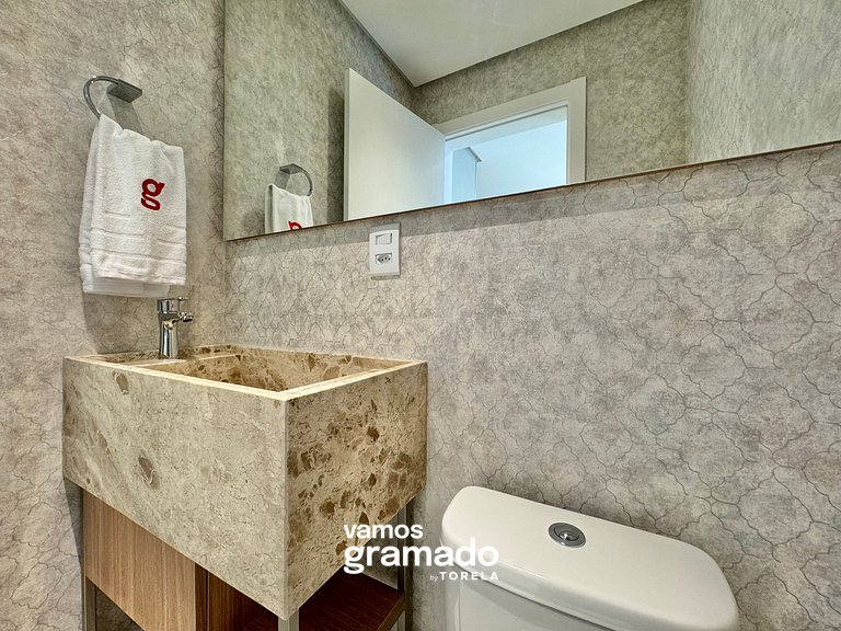 Ipê Amarelo 101 - Apê NOVO Gramado prox Lago Negro