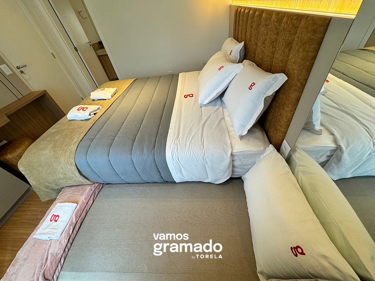 Ipê Amarelo 101 - Apê NOVO Gramado prox Lago Negro