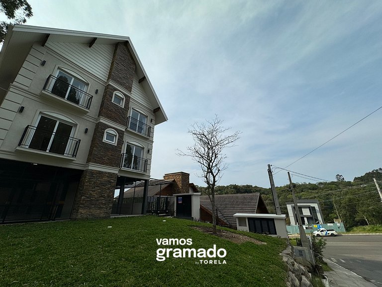 Ipê Amarelo 101 - Apê NOVO Gramado prox Lago Negro