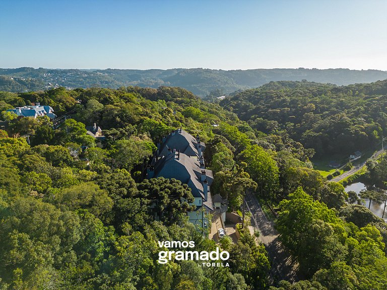 Jardins de Gramado 402 B - 3 suítes e linda vista
