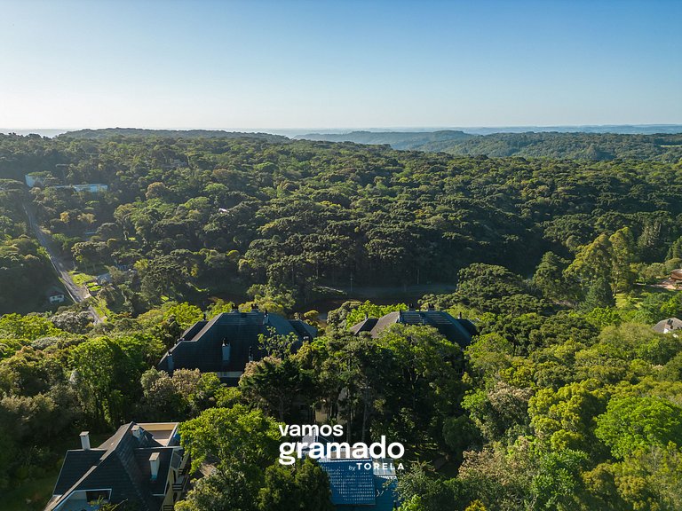 Jardins de Gramado 402 B - 3 suítes e linda vista