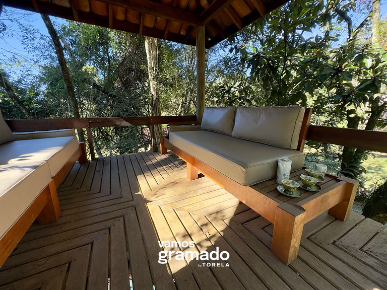Lindo sítio com piscina, quadra de tênis e lago