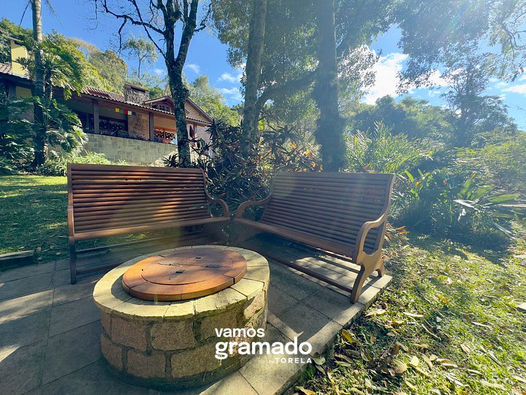 Lindo sítio com piscina, quadra de tênis e lago
