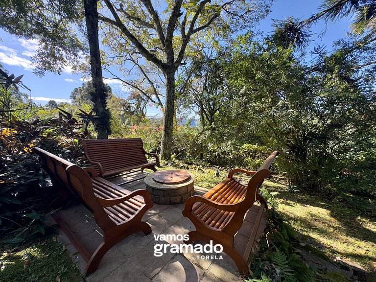 Lindo sítio com piscina, quadra de tênis e lago