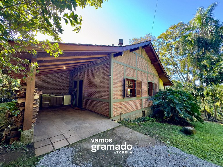 Lindo sítio com piscina, quadra de tênis e lago