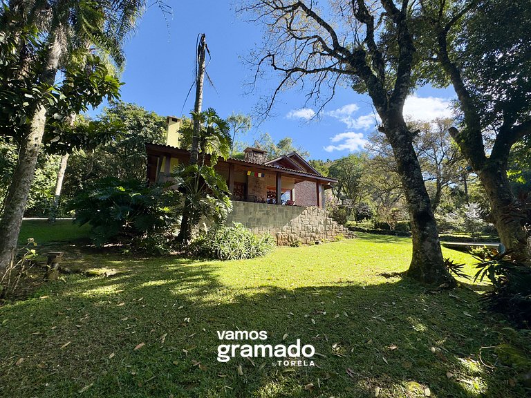Lindo sítio com piscina, quadra de tênis e lago