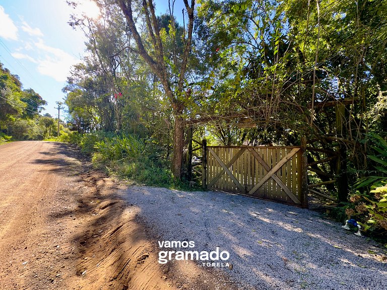 Lindo sítio com piscina, quadra de tênis e lago