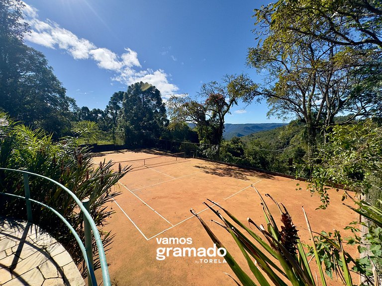 Lindo sítio com piscina, quadra de tênis e lago