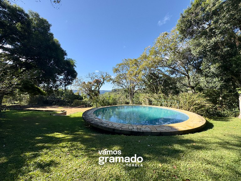 Lindo sítio com piscina, quadra de tênis e lago