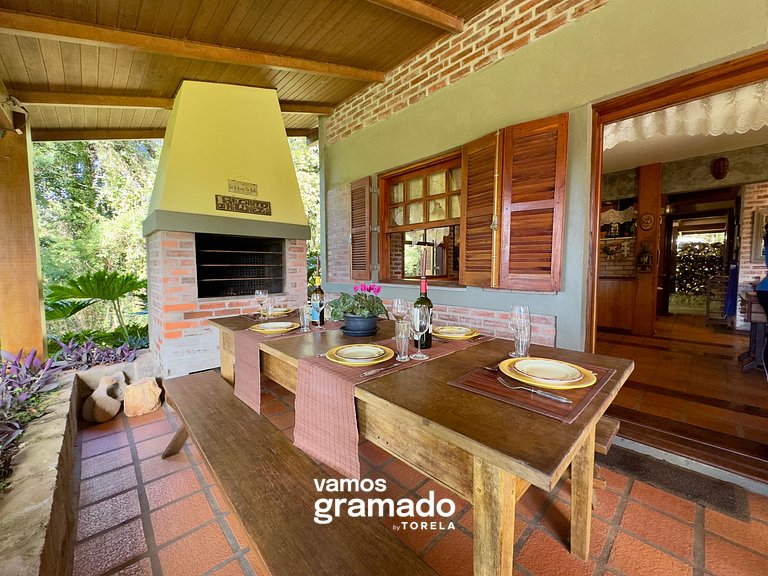 Lindo sítio com piscina, quadra de tênis e lago