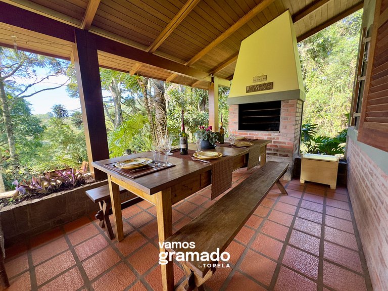 Lindo sítio com piscina, quadra de tênis e lago