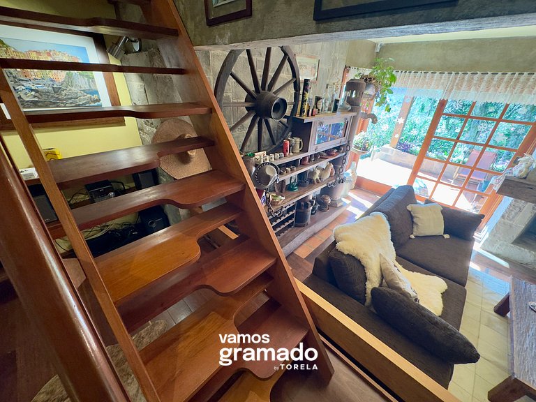 Lindo sítio com piscina, quadra de tênis e lago