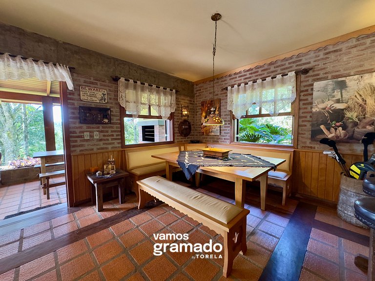 Lindo sítio com piscina, quadra de tênis e lago