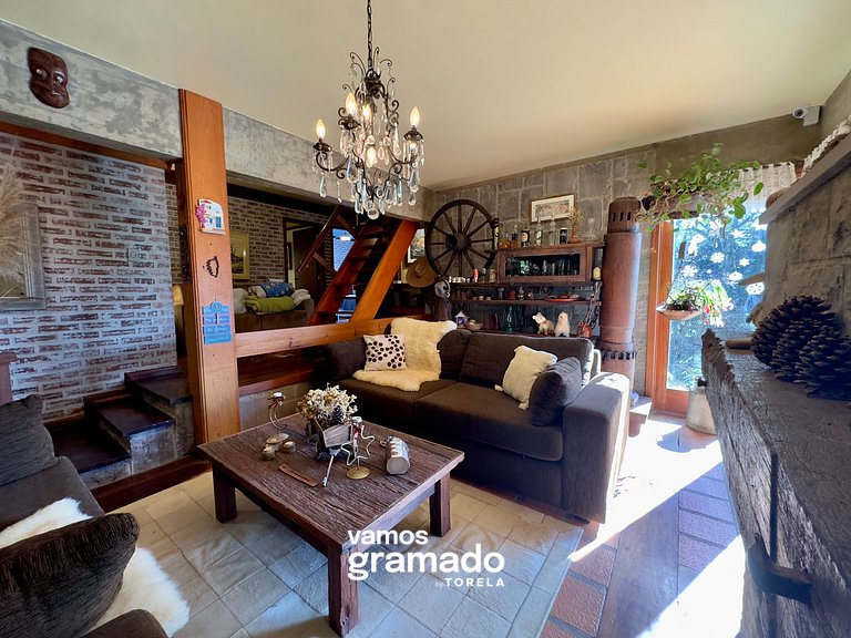 Lindo sítio com piscina, quadra de tênis e lago