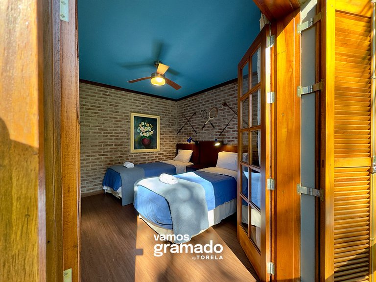 Lindo sítio com piscina, quadra de tênis e lago