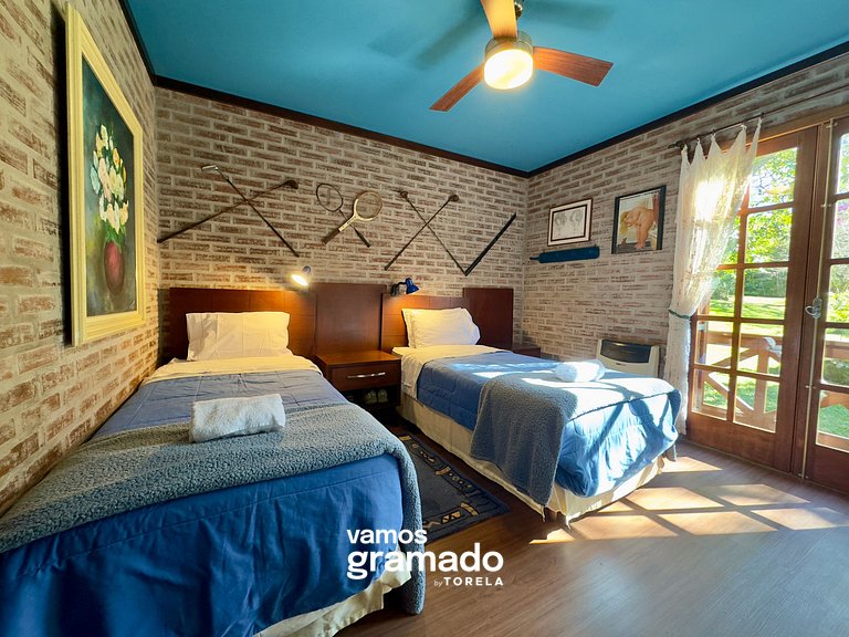 Lindo sítio com piscina, quadra de tênis e lago