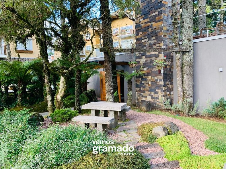 Casa de Pedra - 301D - Apto com piscina em Gramado